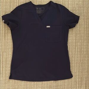 FIGS Woman’s Caterina One Pocket Scrub Top
